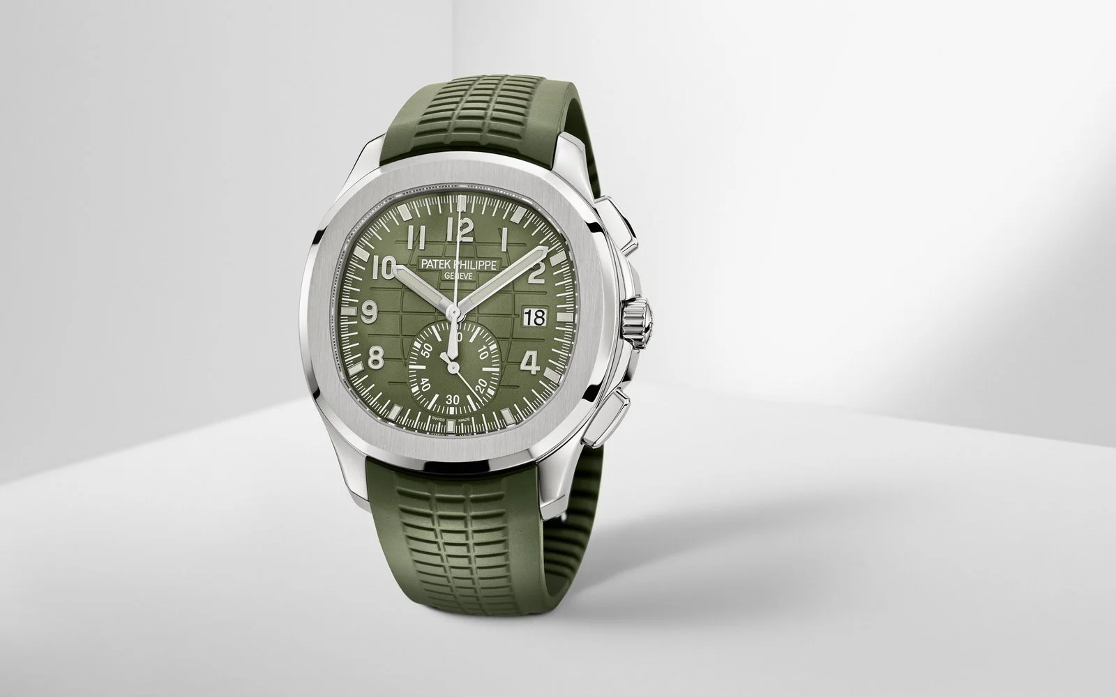 PATEK PHILIPPE AQUANAUT (GREEN) - Image 3