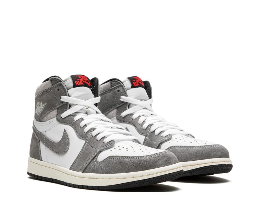 Air Jordan 1 Retro OG Light Smoke Grey - High Top Sneakers in White/Grey