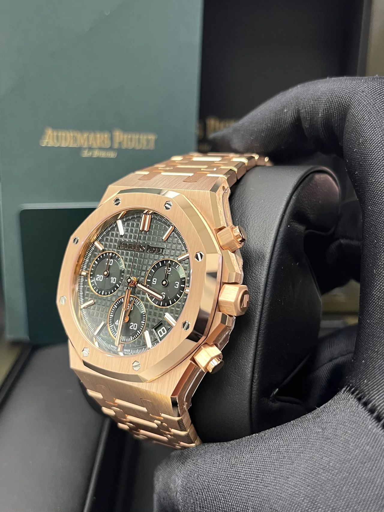 Audemars Piguet Royal Oak Chronograph - Image 3
