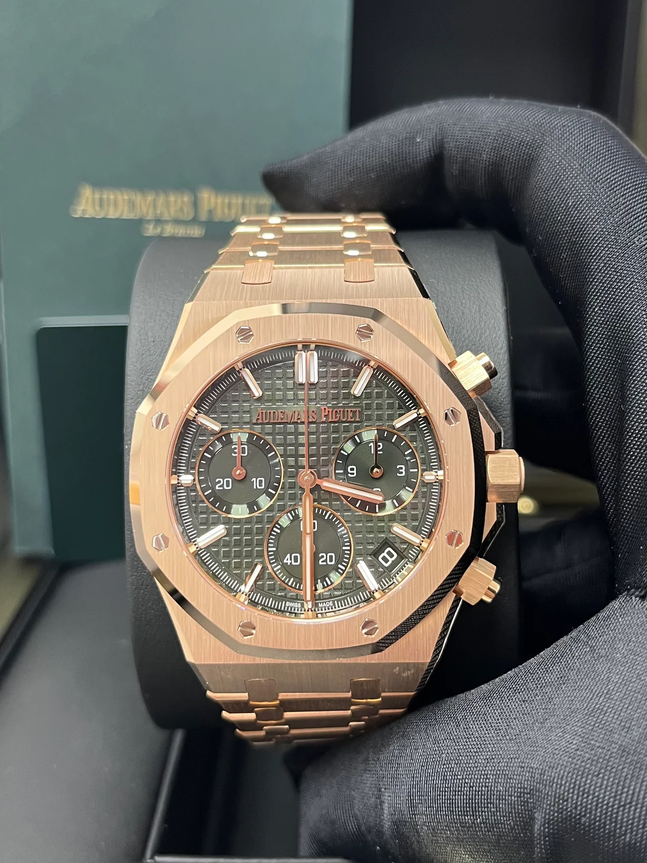 Audemars Piguet Royal Oak Chronograph - Image 4