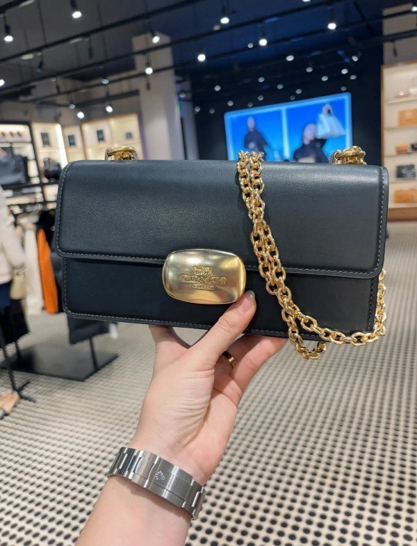 Coach Eliza Premium Crossbody Sling Bag With OG Magnetic Gift Box & Dust Bag (Black - 917) - Image 3