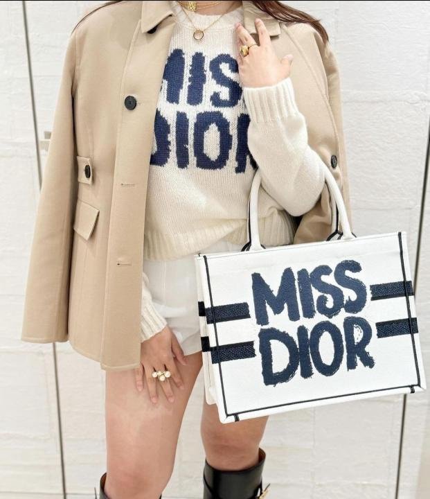 Miss Dior Book Tote With OG Box & Dust Bag & Scarf (White-1028)(BSB) - Image 4
