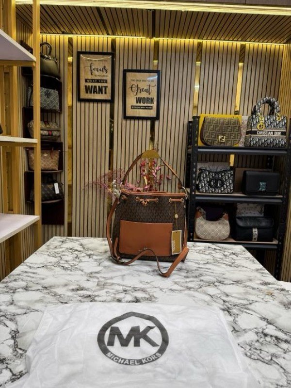 Michael Kors Maeve Medium Bucket Bag With Dust Bag Coffee Brown 100829(LB) - Image 8