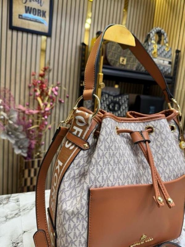 Michael Kors Maeve Medium Bucket Bag With Dust Bag Beige Brown 100829(LB) - Image 6