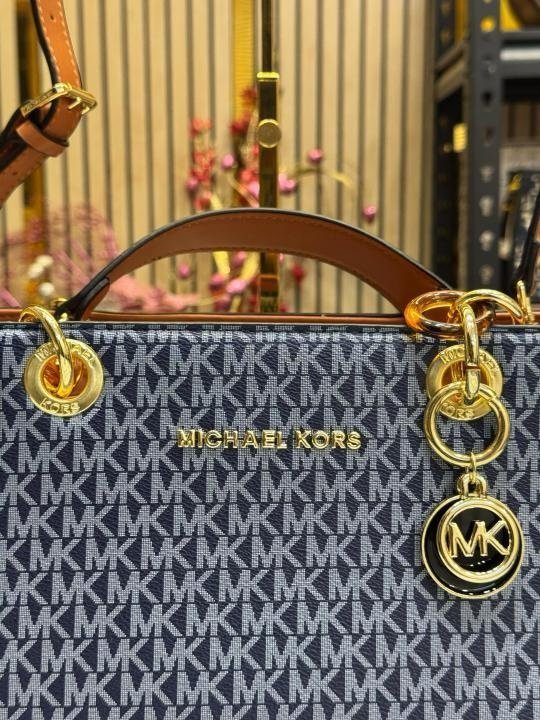 MICHAE L KORS CYNTHIA HANDBAG WITH OG DUST BAG PREMIUM QUALITY BLUE - Image 5
